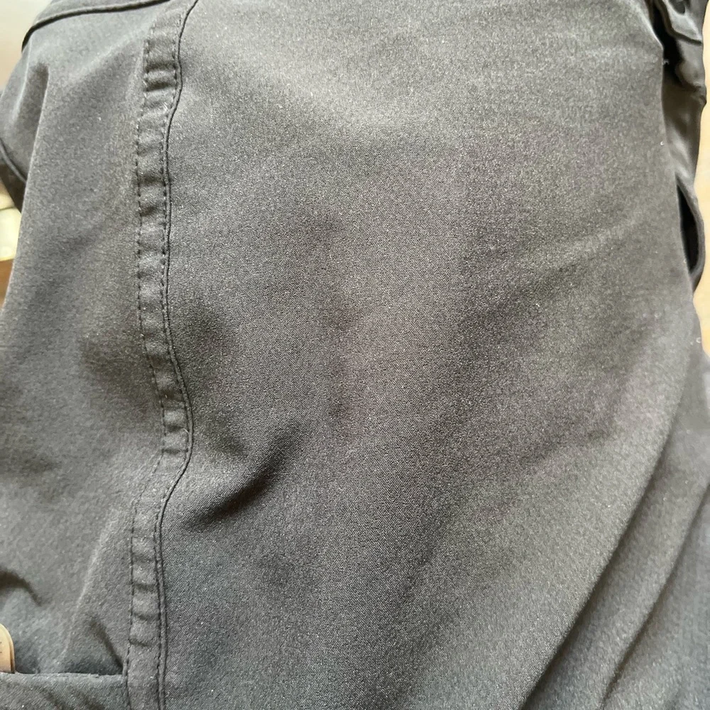Women’s Athleta black board swim active pull on short. Size 8 - Picture 13 of 16
